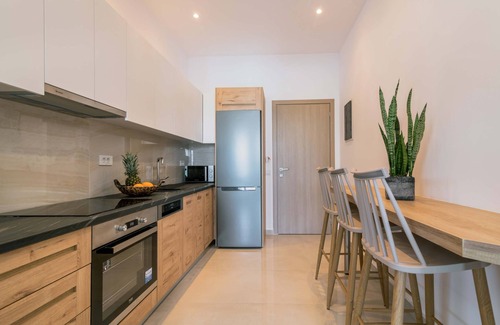Alykes Apartment | Relax at Aphrodite Studios: Oceanfront 2-Bedroom Suite