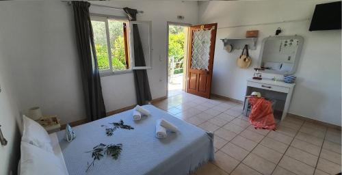 Lakka Apartment | Gorgeous Aphrodite Studios with Pool and Ocean Views