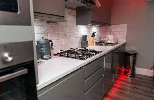 Huddersfield Apartment | Indulge at Aphrodite Suites - Orizzonte Suite with Hot Tub