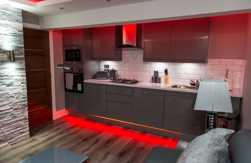 Huddersfield Apartment | Indulge at Aphrodite Suites - Orizzonte Suite with Hot Tub