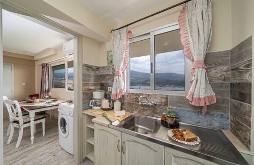 Argostoli Town Apartment | Idyllic Aphrodite Sea View Apartment with Pool in Argostoli