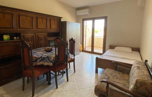 Ormos Panagias Apartment | Discover Aphrodites Gardens: Pet-Friendly Family Retreat