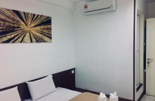 Downtown Kota Kinabalu House | Cozy Api-Api GuestHouse with On-Site Dining & Great Value