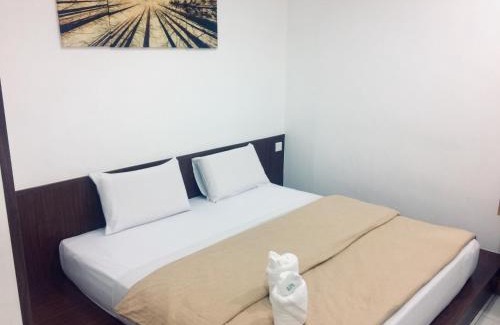 Downtown Kota Kinabalu House | Cozy Api-Api GuestHouse with On-Site Dining & Great Value