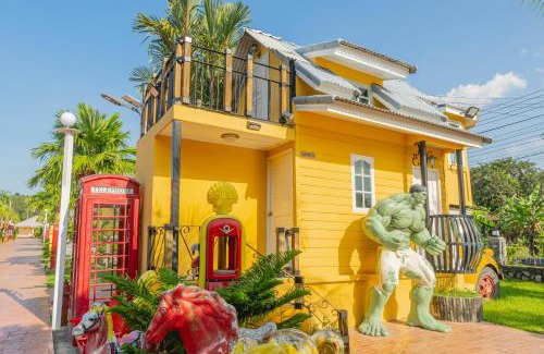 Sattahip Resort | Top-Rated Apinya Resort Bangsarey with Pool & Dining Options