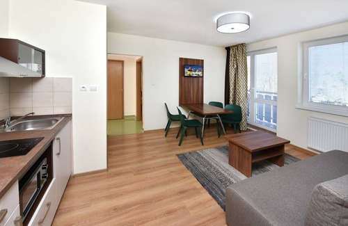 Tatranska Lomnica Villa | Comfortable APLEND Bed & Breakfast Júlia with Family Amenities