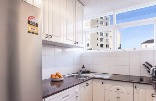 Elizabeth Bay Apartment | Cozy Studio Apt with Balcony and Oceanfront Views