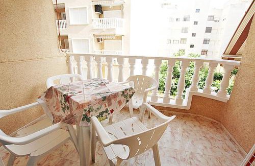 El Moncayo Apartment | Cozy APN Apartamento Playa de Guardamar - Pet Friendly Stay