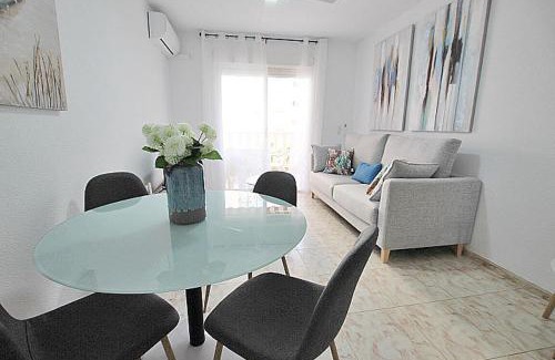 El Moncayo Apartment | Cozy APN Apartamento Playa de Guardamar - Pet Friendly Stay