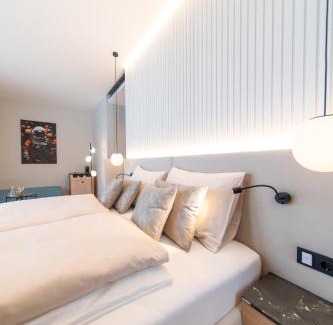 Mondsee Hotel | Apollo AchtQuartier: Oceanfront Hotel with Spa and Pool