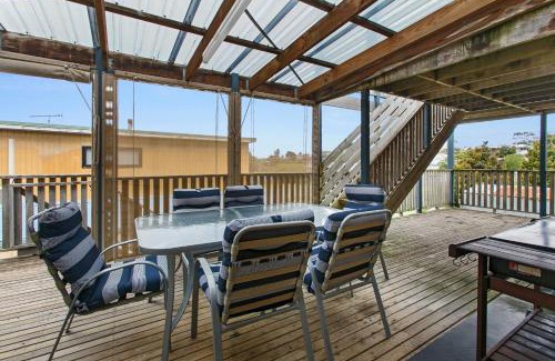 Apollo Bay House | Cozy Apollo Bay Hideaway - Steps from the Beach