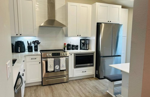 Apollo Beach House | Inviting Apollo Beach Family House with Ocean View & Pool