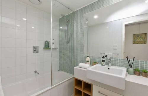 Apollo Bay Apartment | Beautiful Apollo Blue Pearl - Oceanfront & Free Wifi