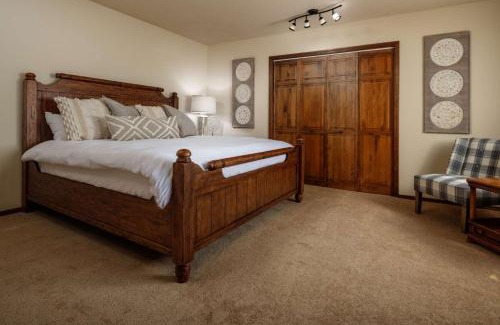 Rosemont Summit House | Family-Friendly Stays at Apollo Heights Hotel