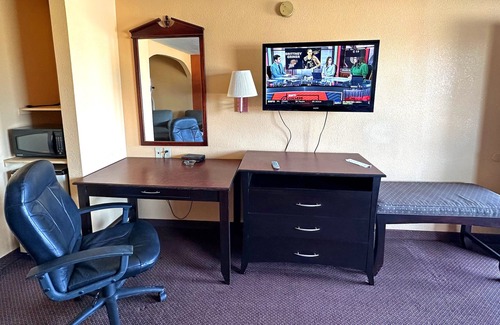 Fairfield Hotel | Welcoming Apollo Lodge with Spa & Breakfast Amenities