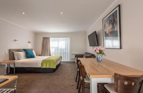 Wellington Hotel | Explore Apollo Lodge Motel: 4-Star Comfort & Accessibility