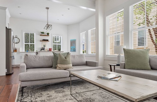 Downtown Charleston Apartment | Spacious Apollo: Family-Friendly 4 Bedroom Home Near King