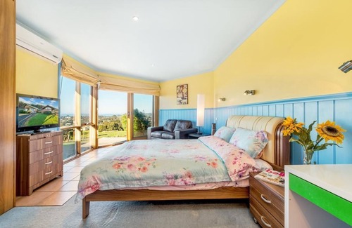 Apollo Bay House | Budget-Friendly Apollo Panorama Guesthouse with Breakfast