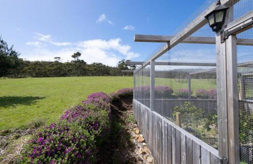 North Bruny House | Enjoy Family-Friendly Comfort at Apollo's Rest Hotel