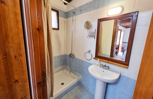 Skarinou Apartment | Family-Friendly Apollo Serenade Apartment for Memorable Stays