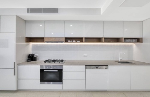 Terrigal Apartment | Apollo Hotel: Steps from the Beach with Oceanfront Views