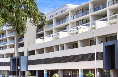 Terrigal Apartment | Apollo Hotel: Steps from the Beach with Oceanfront Views