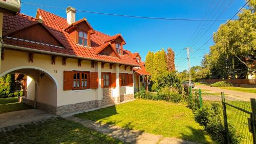 Bogacs House | Unforgettable Oceanfront Stay at Apollo Vendégház