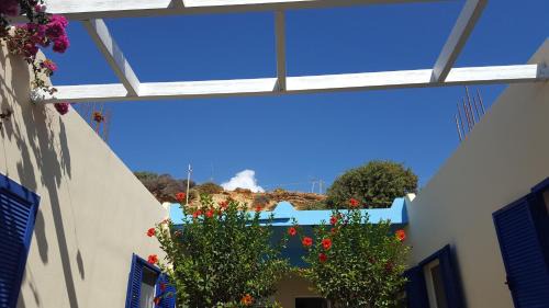 Fragkokastello Apartment | Explore Apolloneia Apartments with Oceanfront Views
