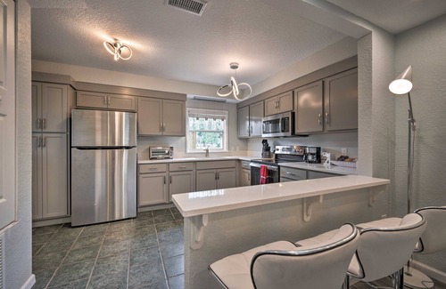 Plymouth House | Charming Apopka Getaway with Yard, Kitchen & Spa Amenities