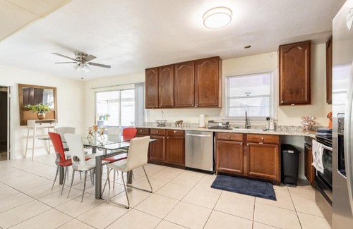 Apopka House | Relax at Apopka Heavenly Pool: Oceanfront & Pet Friendly