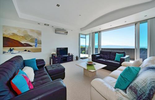 Nelson Apartment | Exceptional Aporo Nelson Holiday Home - 4-Star Family Retreat