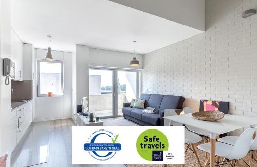 Sao Pedro da Afurada Apartment | Stylish OPO Arrabida Studio - 4-Star Child-Friendly Retreat