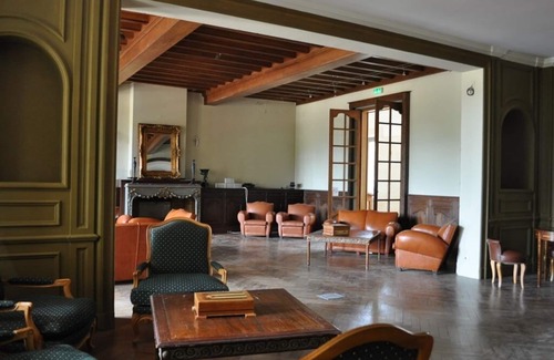 Montolieu House | Discover Apostrophe: Family-Friendly Stay with Breakfast