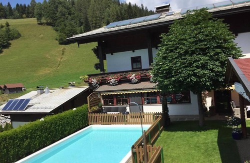 Dienten am Hochkoenig Apartment | Pet-Friendly 2-Bedroom Retreat at Haus Nelsen