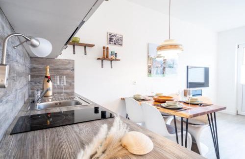 Dranske Apartment | Stylish Surf Oasis with Private Beach & Ocean Views