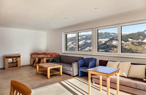 Hippach Apartment | Ideal Retreat for 20 Guests in Innerspielleiten