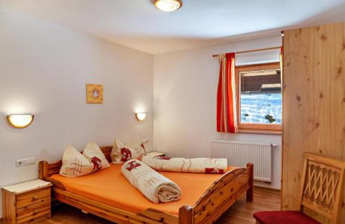 Hippach Apartment | Ideal Retreat for 20 Guests in Innerspielleiten