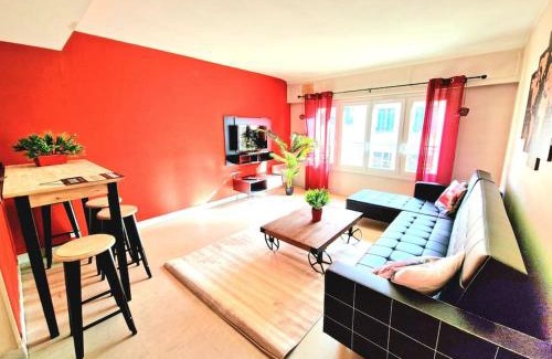 Evreux Apartment | Cozy App 5 - T3 Hyper Centre: Pet Friendly & Close to Gare
