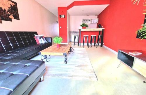 Evreux Apartment | Cozy App 5 - T3 Hyper Centre: Pet Friendly & Close to Gare