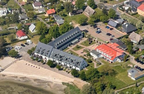 Dranske Apartment | Oceanfront Retreat: App 8o - Relaxing Days by the Sea