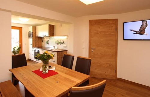 Schildlehen Apartment | Comfortable 2-Bedroom Apartment with Kitchen at Hochkönig