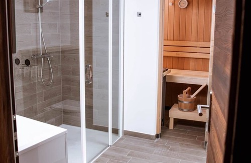 Kaysersberg-Vignoble Apartment | Discover App'Art - Le T: 2BR Retreat with Sauna & Terrace