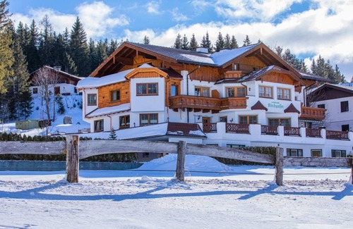 Ramsau am Dachstein Apartment | Comfortable 1 Bedroom Apartment at Landhaus Kirchgasser