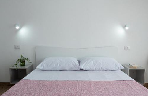 Fondi Apartment | Guest Rated 9.6: App.Carrera Fondi with Family Amenities
