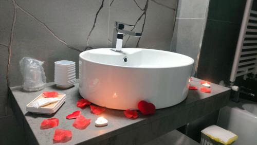 Montefalcione Apartment | Relax at App Castle View Montefalcione with Oceanfront Pool