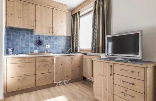 Schenna Apartment | Pet-Friendly App. ELISABETH with Ocean Views in Schenna