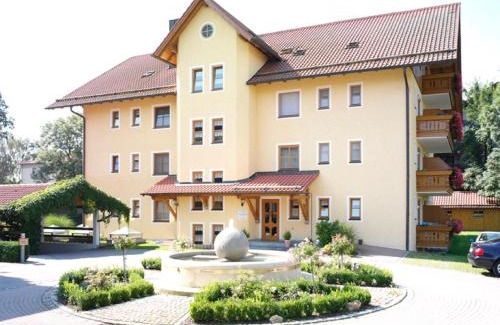 Bad Fuessing Apartment | Family-Friendly Retreat at App.-Haus Holmernhof II
