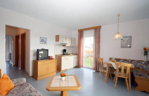 Rotthalmuenster Apartment | Enchanting Apartment with Terrace & Garden - Guest Rated 10/10