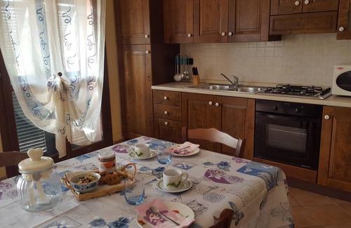 Imperia Villa | Relaxing Villa with Private Garden & Shared Pool, Rated 9.8
