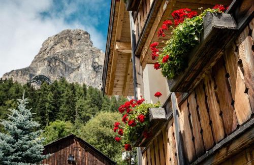 Corvara in Badia Apartment | Discover App Lisüra Cir: Pet & Child Friendly Retreat